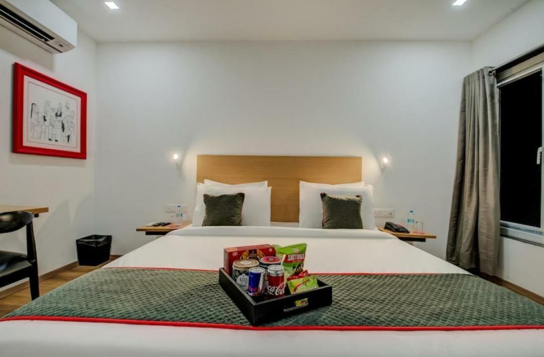 Hotel Town Plaza 푸네 외부 사진