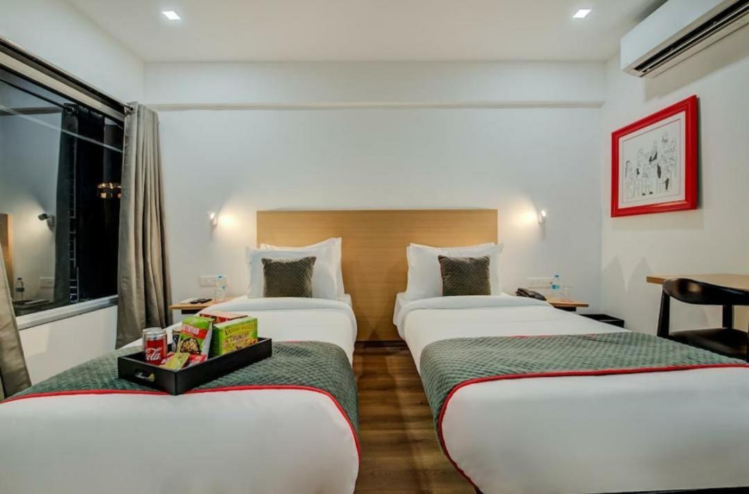 Hotel Town Plaza 푸네 외부 사진