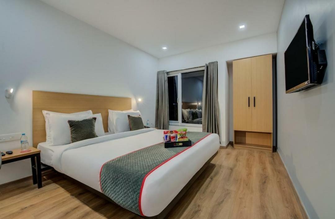 Hotel Town Plaza 푸네 외부 사진